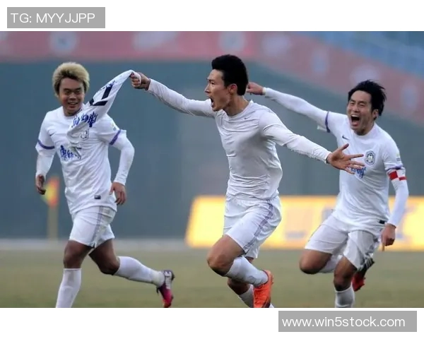 中超联赛新赛季展望球队实力对比及球员转会动态分析