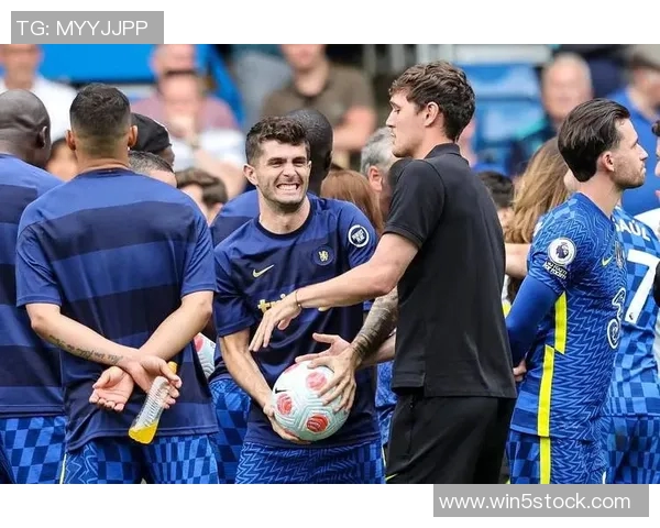 切尔西成功签约普雷斯顿解约球员基安加强阵容实力