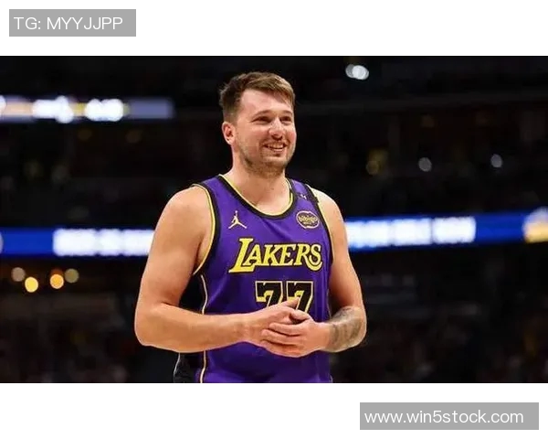 东契奇全能表现助力独行侠胜森林狼詹姆斯贡献22分展现老将风采 东契奇全能表现助力独行侠胜森林狼詹姆斯贡献22分展现老将风采