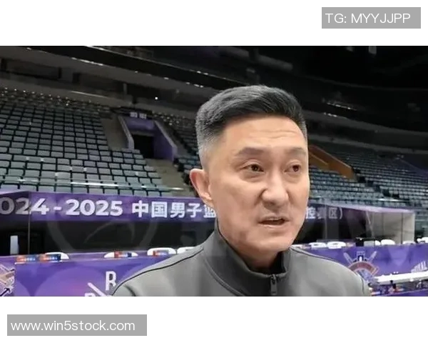 杜锋强调季后赛与常规赛差异期待球队在关键时刻展现实力