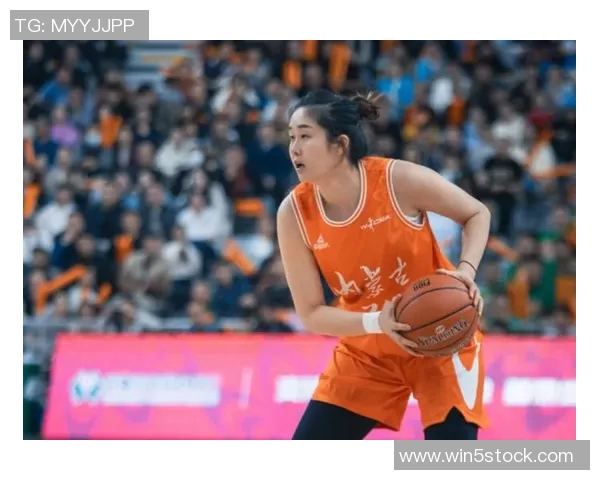 泪目时刻女篮29岁金牌蓝领重返国家队为韩旭李月汝保驾护航